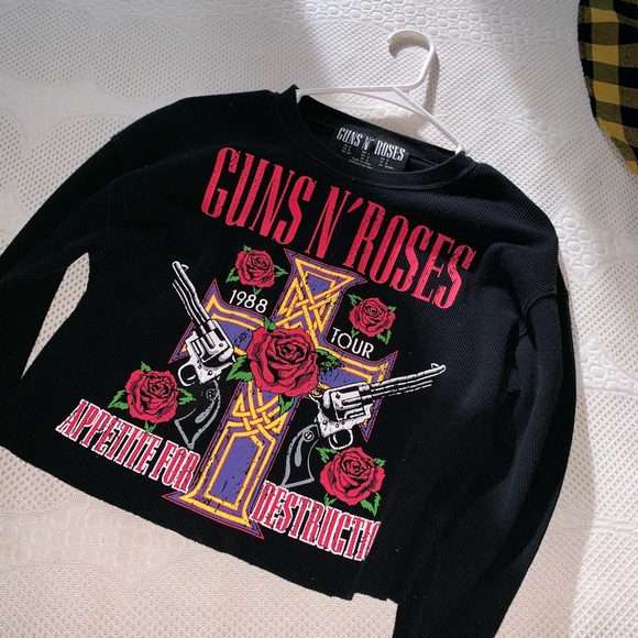 Forever 21 Tops - Guns and roses crop long sleeves